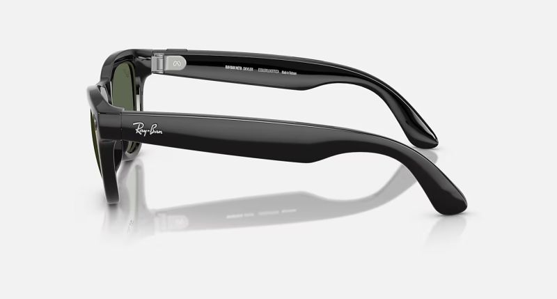 File:Ray-ban meta ai glasses skyler53.jpg