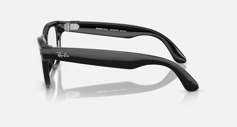 File:Ray-ban meta ai glasses skyler34.jpg