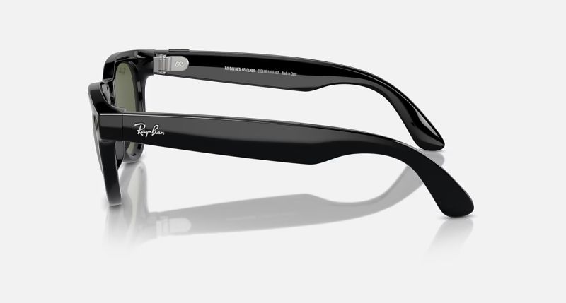 File:Ray-ban meta ai glasses headliner33.jpg