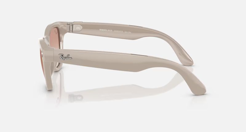 File:Ray-ban meta ai glasses skyler13.jpg
