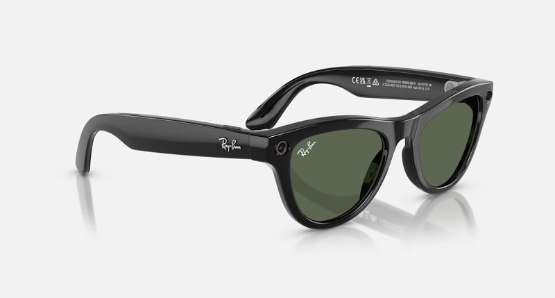 File:Ray-ban meta ai glasses skyler57.jpg